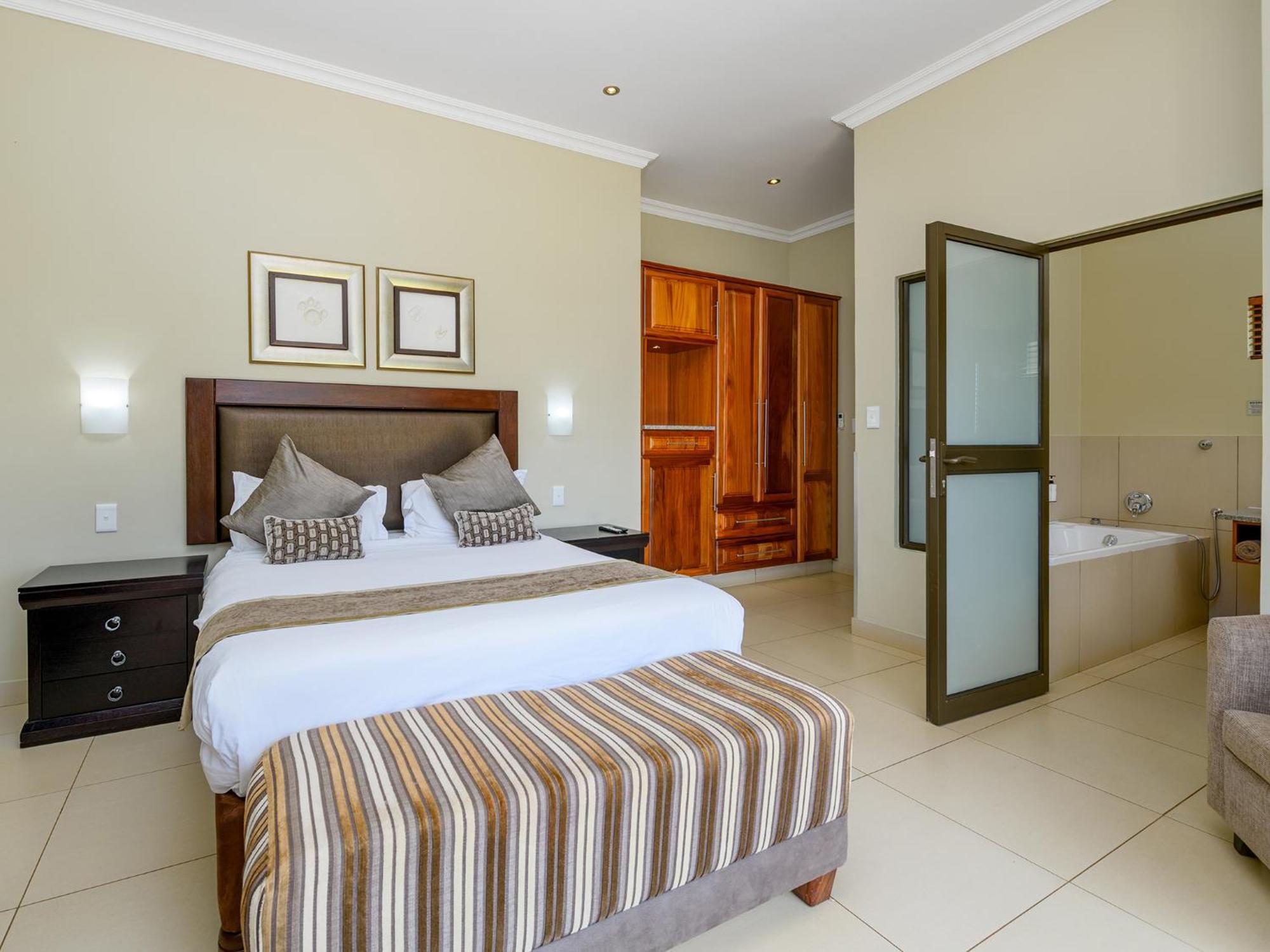 Monomotapa Village @ Legend Golf And Safari Resort Golders Green Exterior foto
